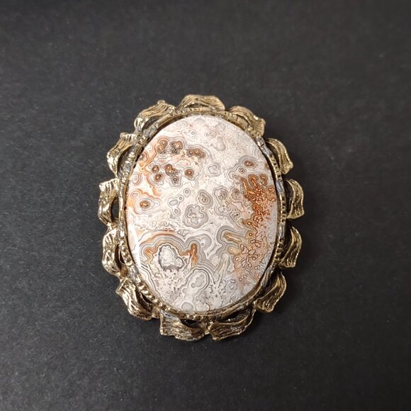 Oval Shaped Stone And Metal Brooch Pendant - Picture 2 of 10